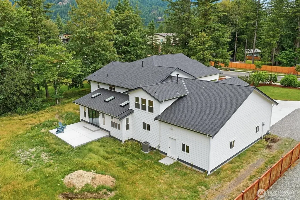 13617 436th Avenue SE North Bend WA 98045