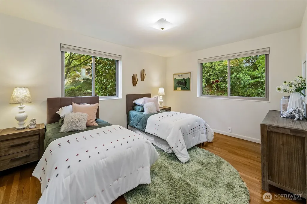 6533 38th Avenue SW Seattle WA 98126