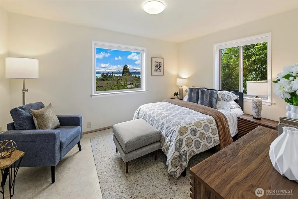 6533 38th Avenue SW Seattle WA 98126