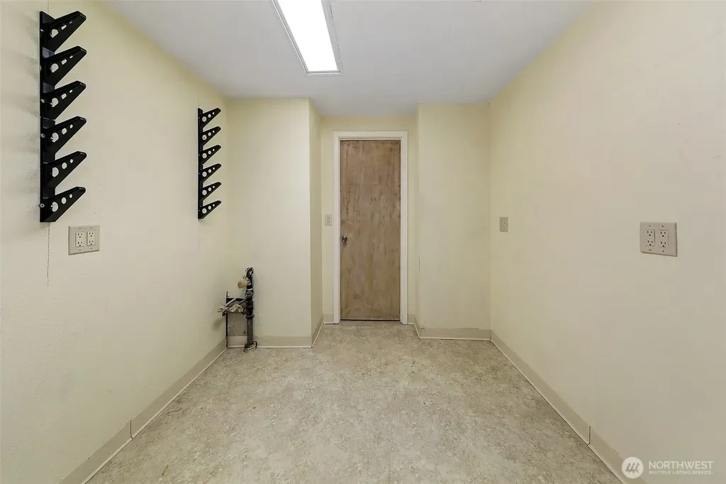 6533 38th Avenue SW Seattle WA 98126