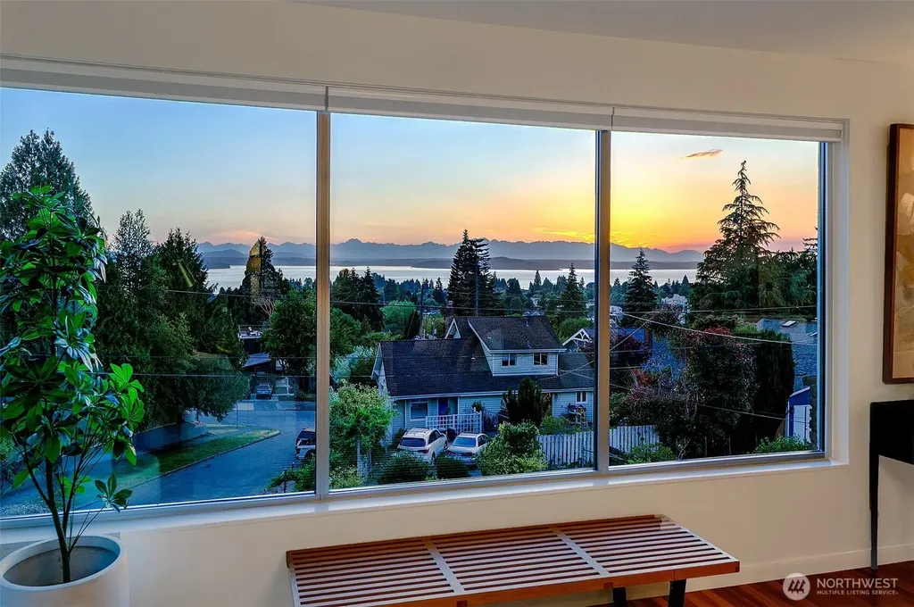 6533 38th Avenue SW Seattle WA 98126