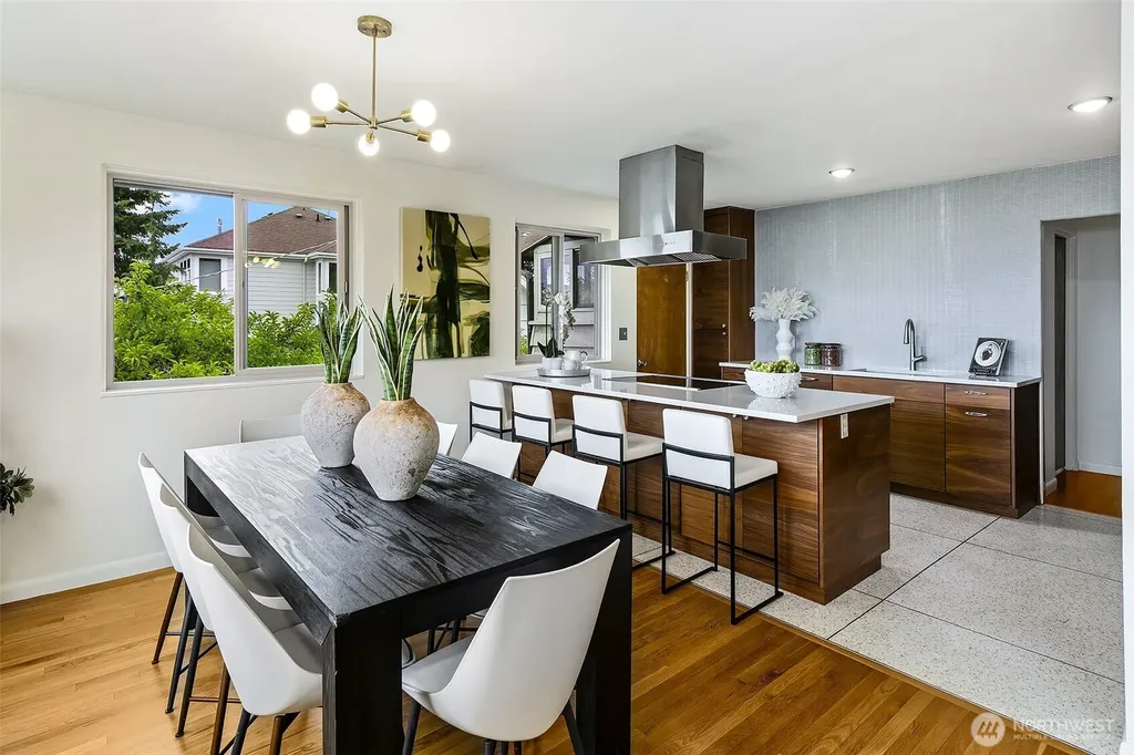 6533 38th Avenue SW Seattle WA 98126