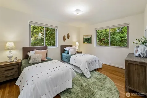 6533 38th Avenue SW Seattle WA 98126