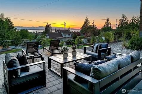 6533 38th Avenue SW Seattle WA 98126