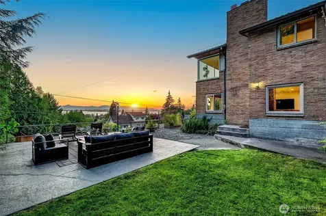 6533 38th Avenue SW Seattle WA 98126