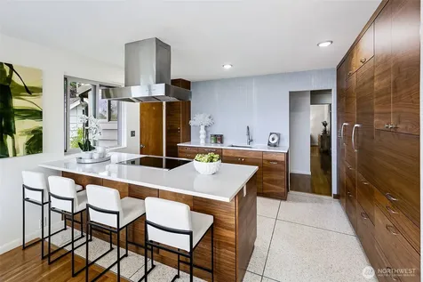 6533 38th Avenue SW Seattle WA 98126