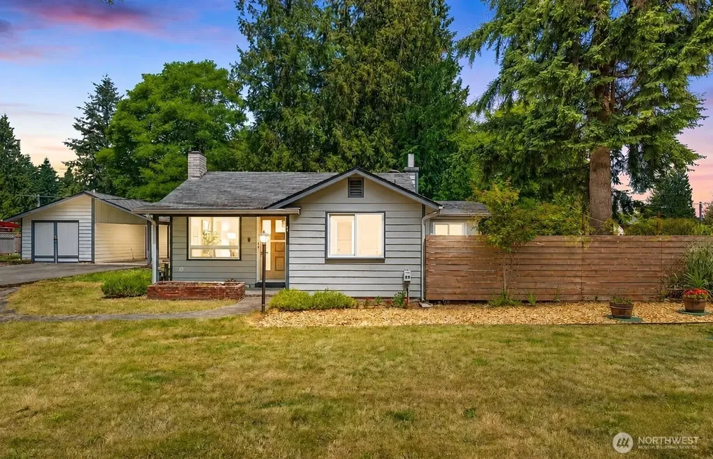 1248 S 129th Street Burien WA 98168