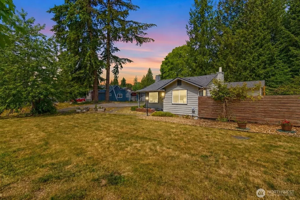 1248 S 129th Street Burien WA 98168