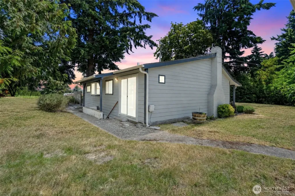 1248 S 129th Street Burien WA 98168