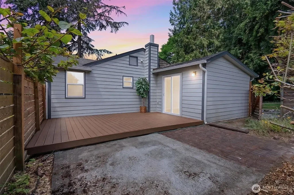 1248 S 129th Street Burien WA 98168