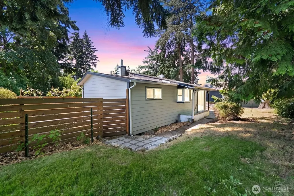 1248 S 129th Street Burien WA 98168