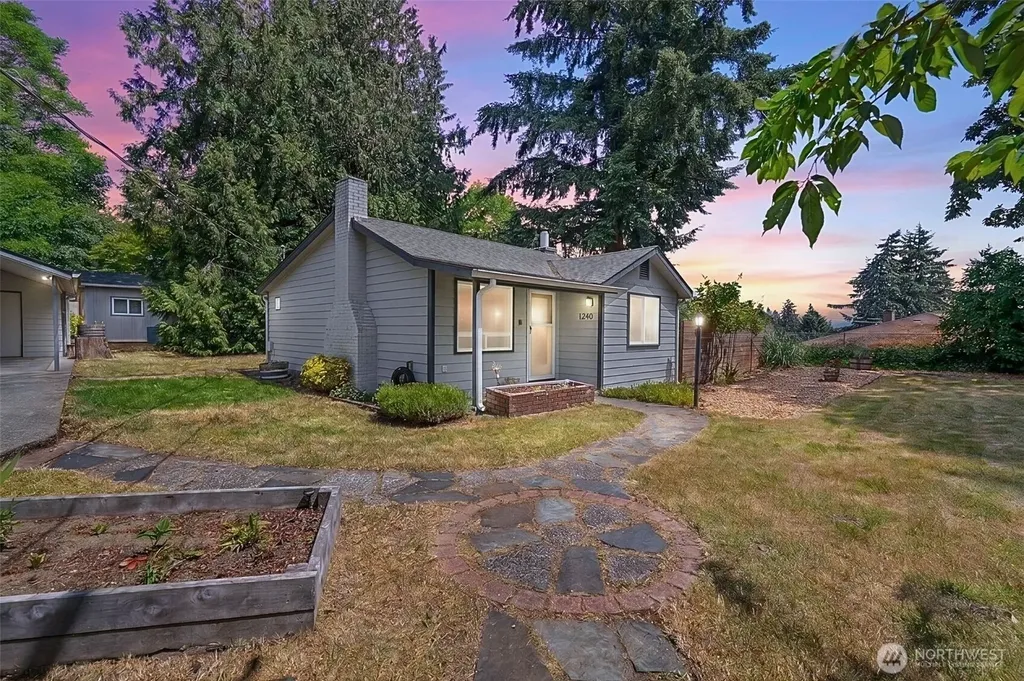 1248 S 129th Street Burien WA 98168