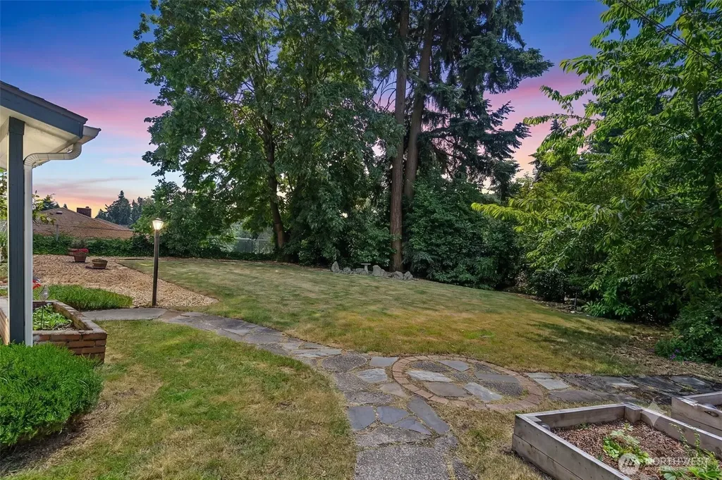 1248 S 129th Street Burien WA 98168