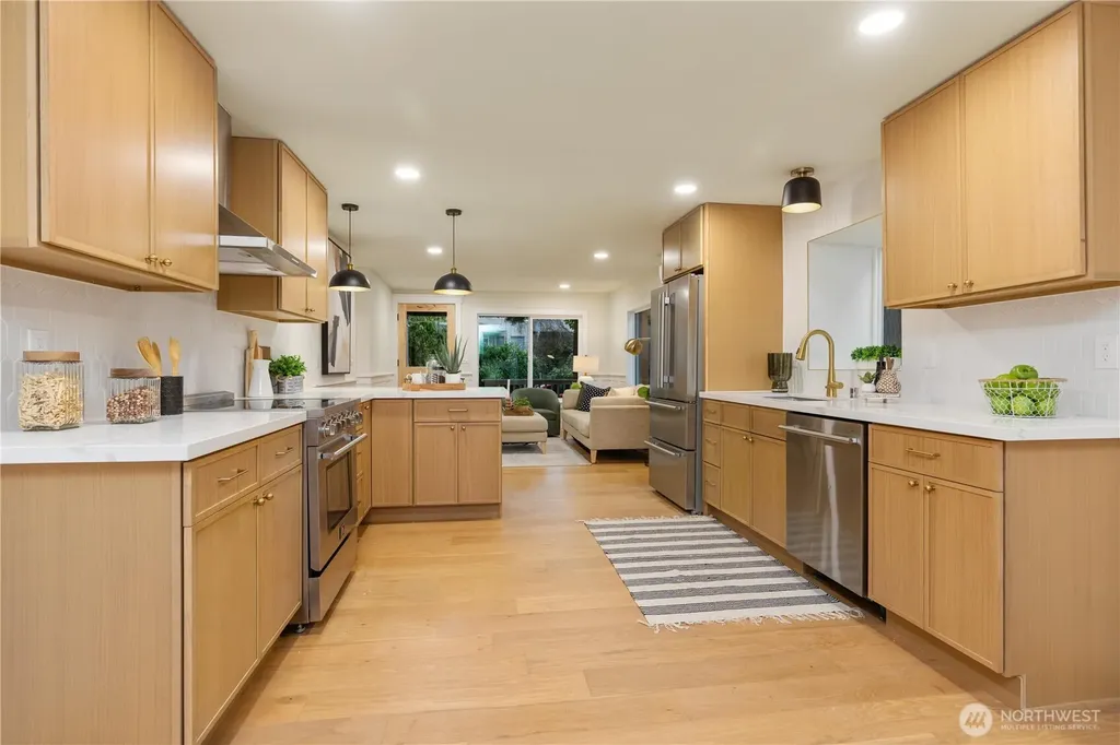 715 27th Avenue Seattle WA 98122