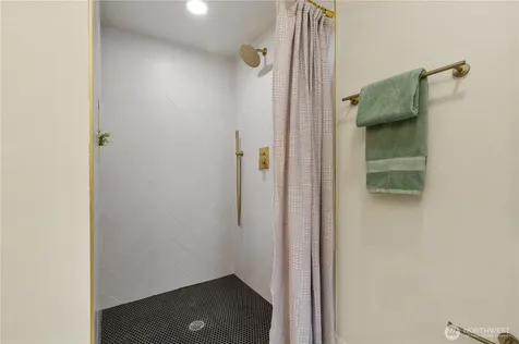 715 27th Avenue Seattle WA 98122