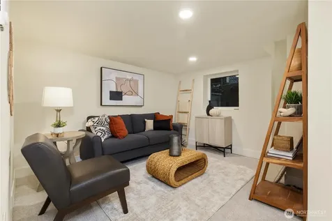 715 27th Avenue Seattle WA 98122