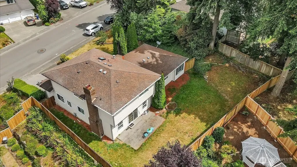 32027 11th Avenue SW Federal Way WA 98023