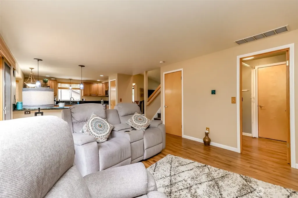 1615 57th Avenue NE Tacoma WA 98422