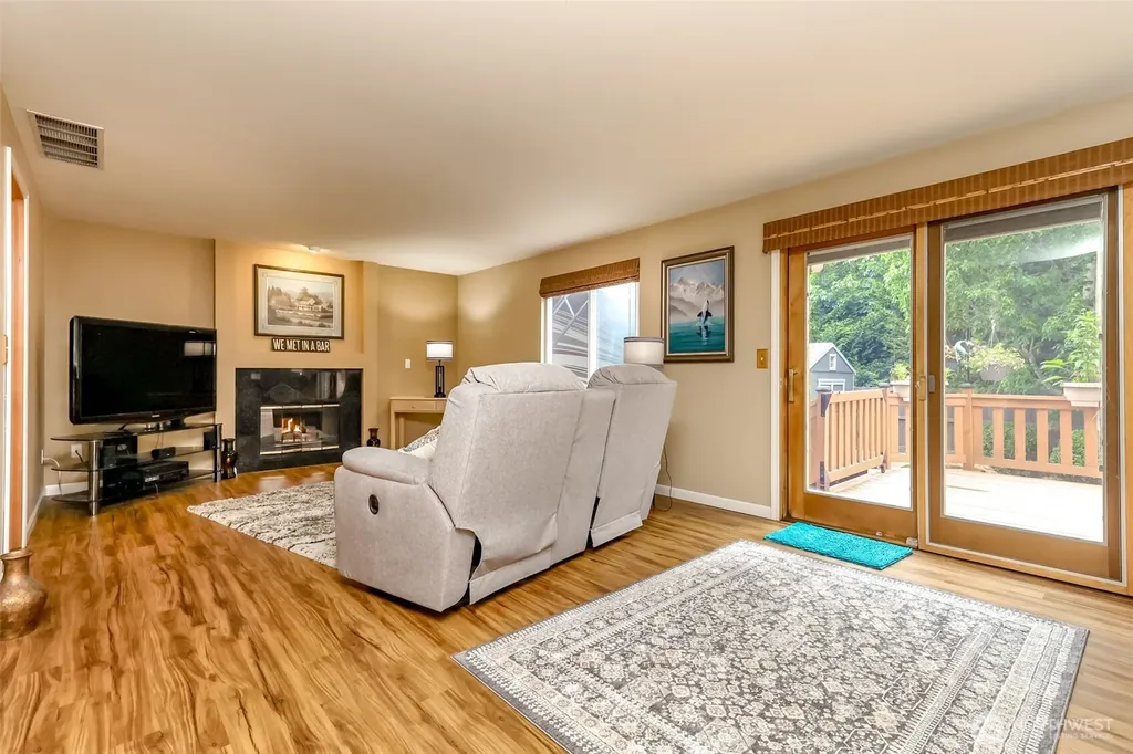 1615 57th Avenue NE Tacoma WA 98422