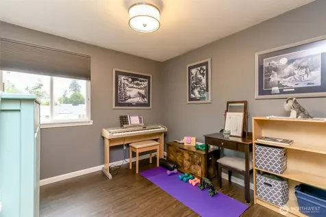 1615 57th Avenue NE Tacoma WA 98422