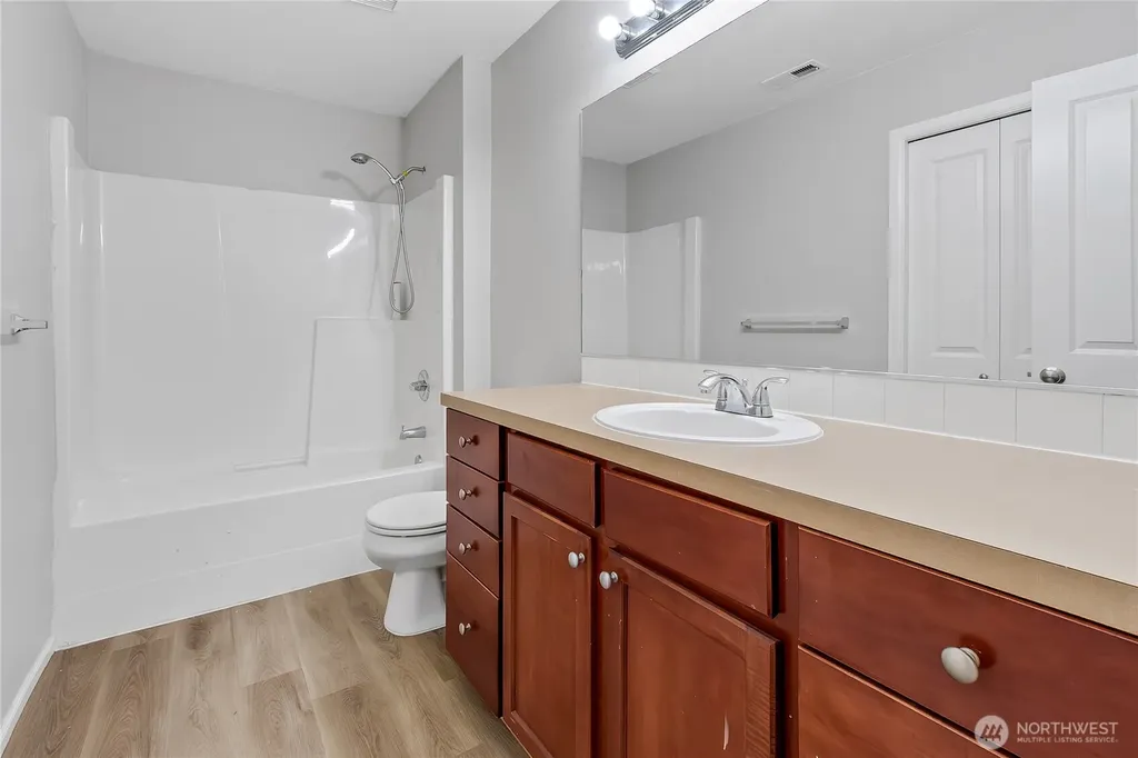 3240 Destination Avenue E Fife WA 98424