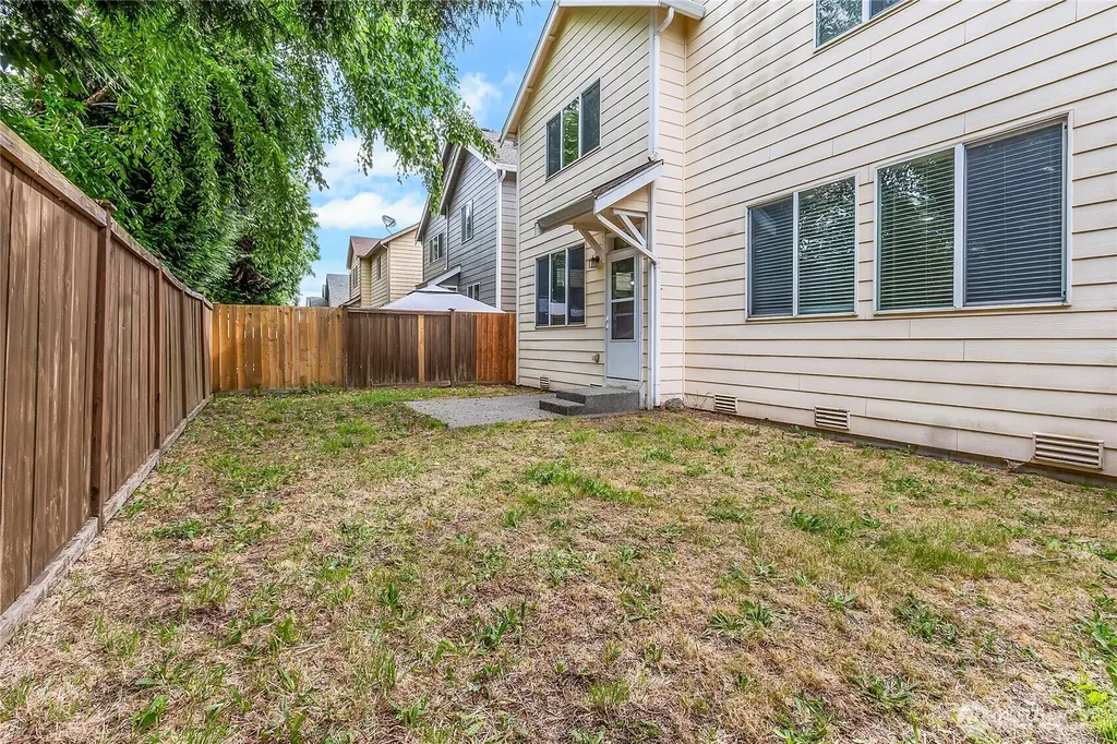 3240 Destination Avenue E Fife WA 98424
