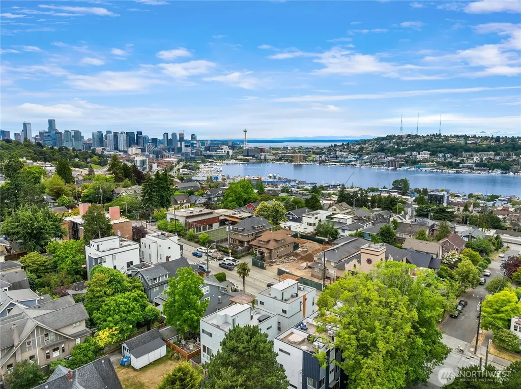 2228 10th Ave E Seattle WA 98102