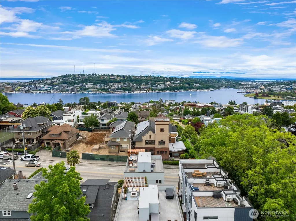 2228 10th Ave E Seattle WA 98102