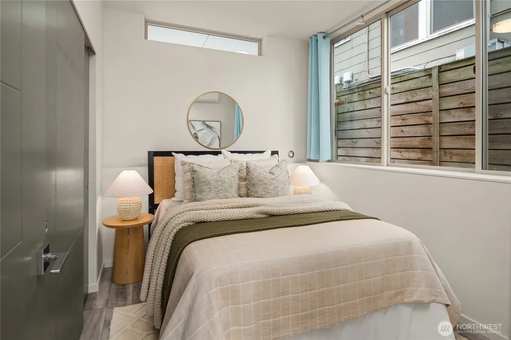 2228 10th Ave E Seattle WA 98102
