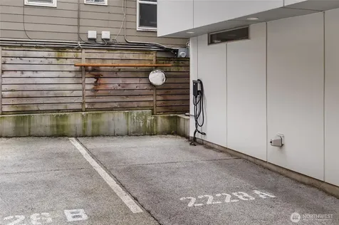 2228 10th Ave E Seattle WA 98102