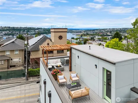 2228 10th Ave E Seattle WA 98102