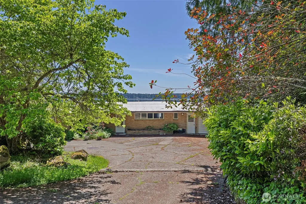 2417 Beach View Lane NW Olympia WA 98502