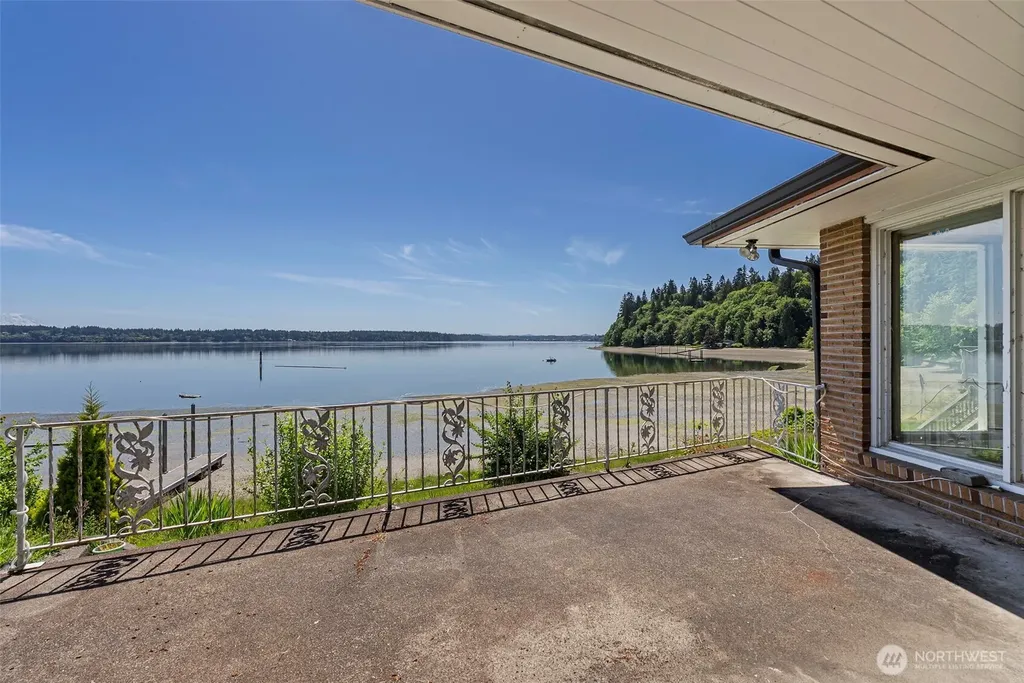 2417 Beach View Lane NW Olympia WA 98502