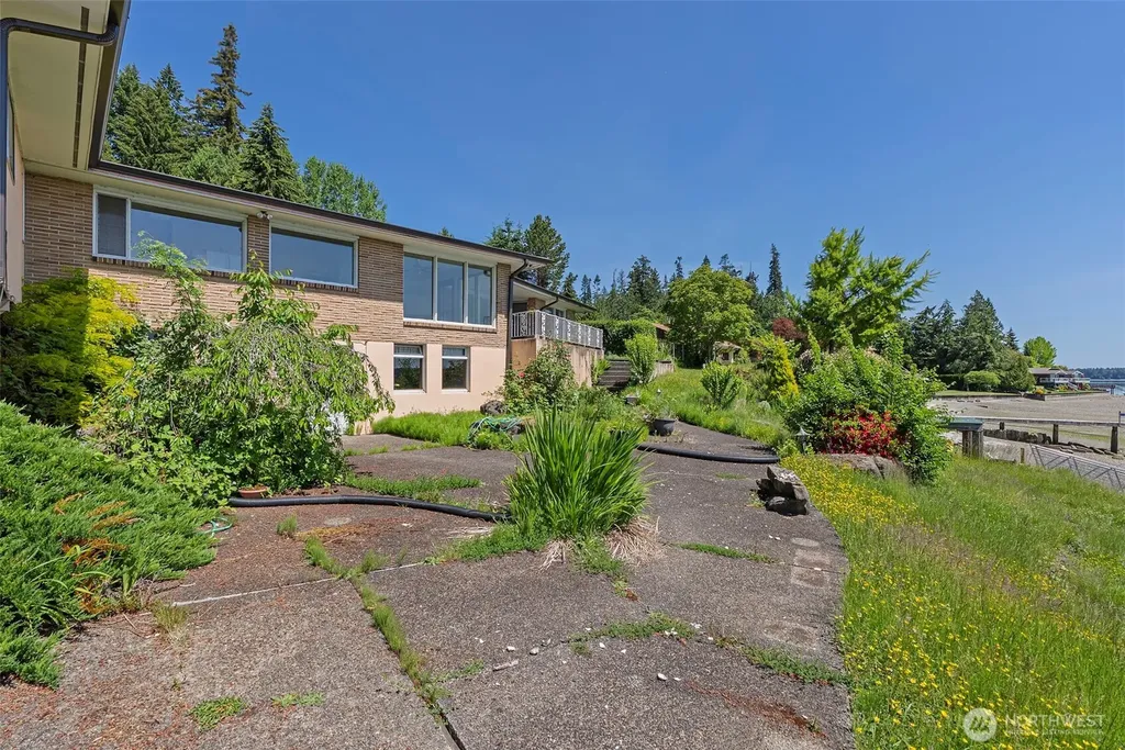 2417 Beach View Lane NW Olympia WA 98502