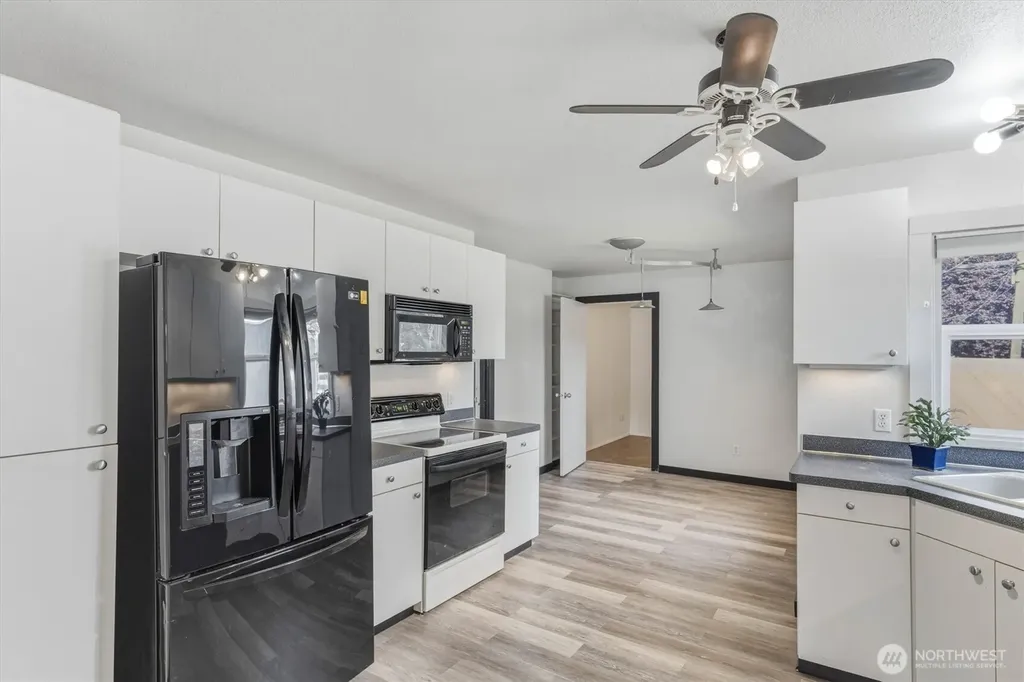 1447 9th Avenue Longview WA 98632