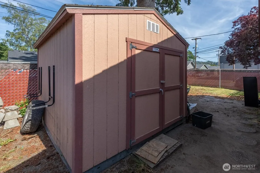 1447 9th Avenue Longview WA 98632