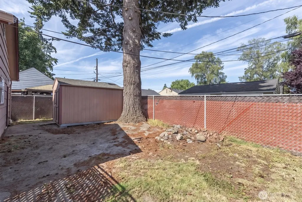 1447 9th Avenue Longview WA 98632