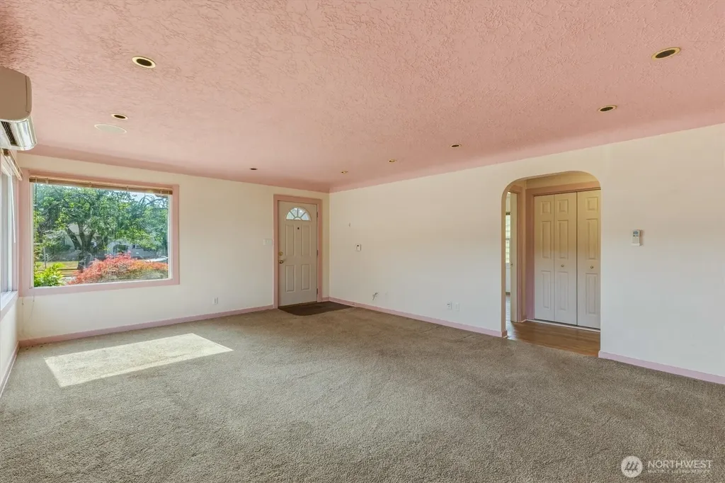 1447 9th Avenue Longview WA 98632