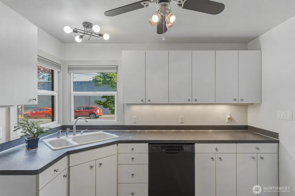 1447 9th Avenue Longview WA 98632
