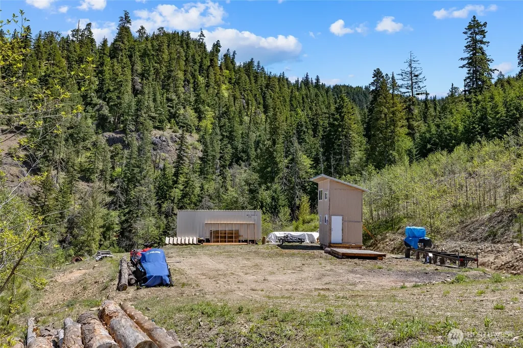 2000 Rocky Mountain Way Cle Elum WA 98922