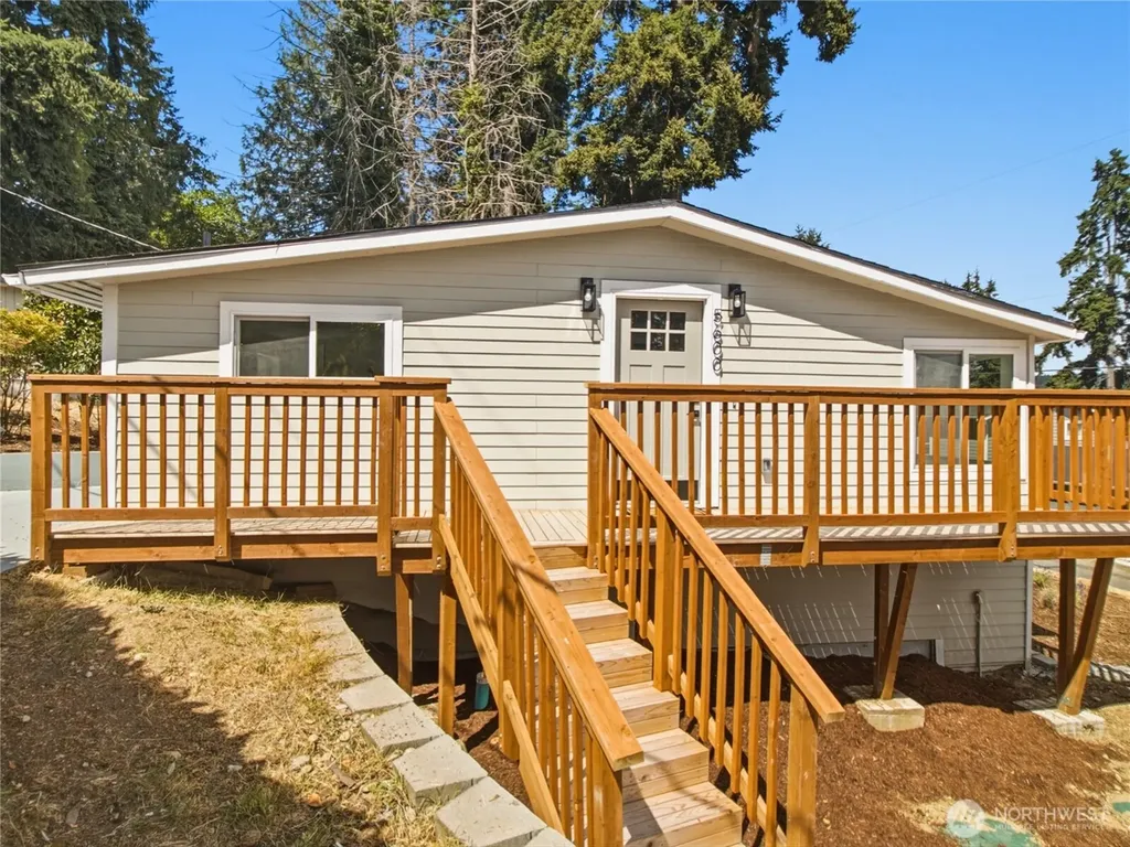 5600 Ocean View Boulevard NE Bremerton WA 98311
