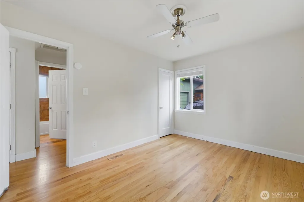 16 Oak Park Drive SW Lakewood WA 98499