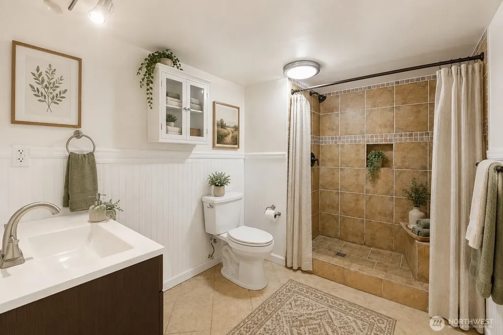 16 Oak Park Drive SW Lakewood WA 98499