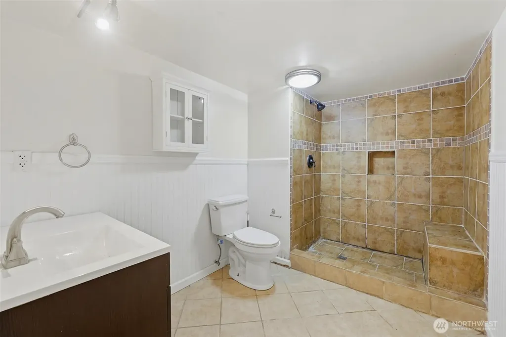 16 Oak Park Drive SW Lakewood WA 98499