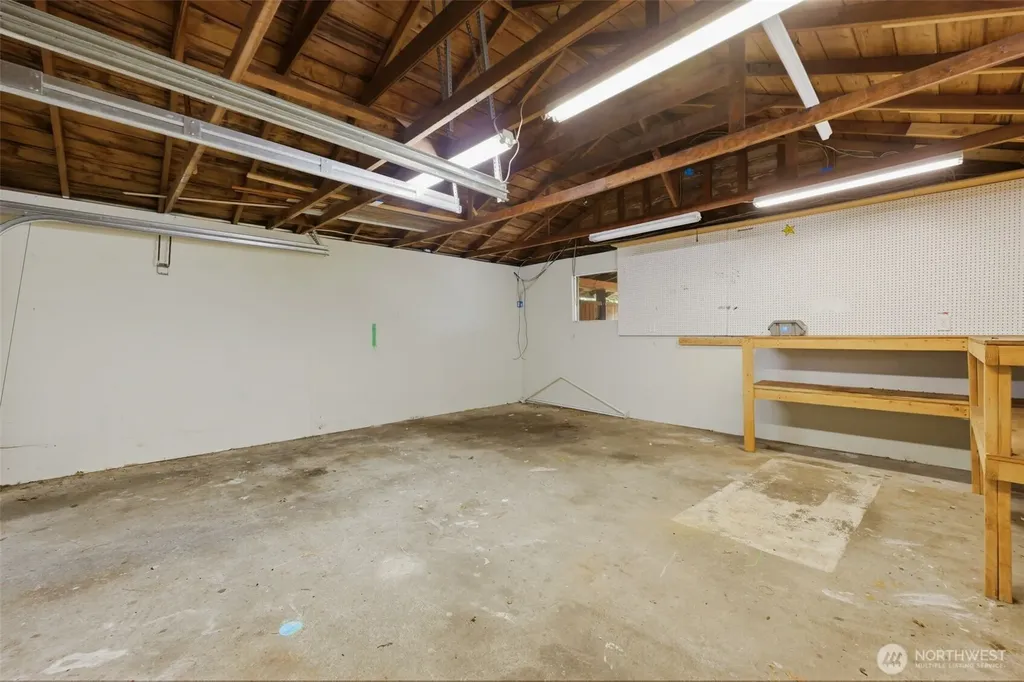 16 Oak Park Drive SW Lakewood WA 98499