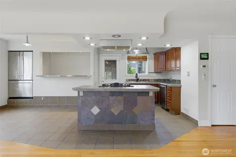 16 Oak Park Drive SW Lakewood WA 98499