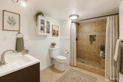 16 Oak Park Drive SW Lakewood WA 98499