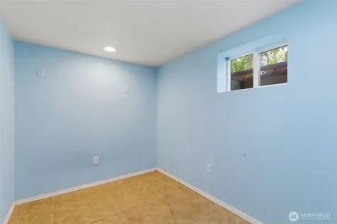 16 Oak Park Drive SW Lakewood WA 98499