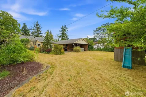 16 Oak Park Drive SW Lakewood WA 98499