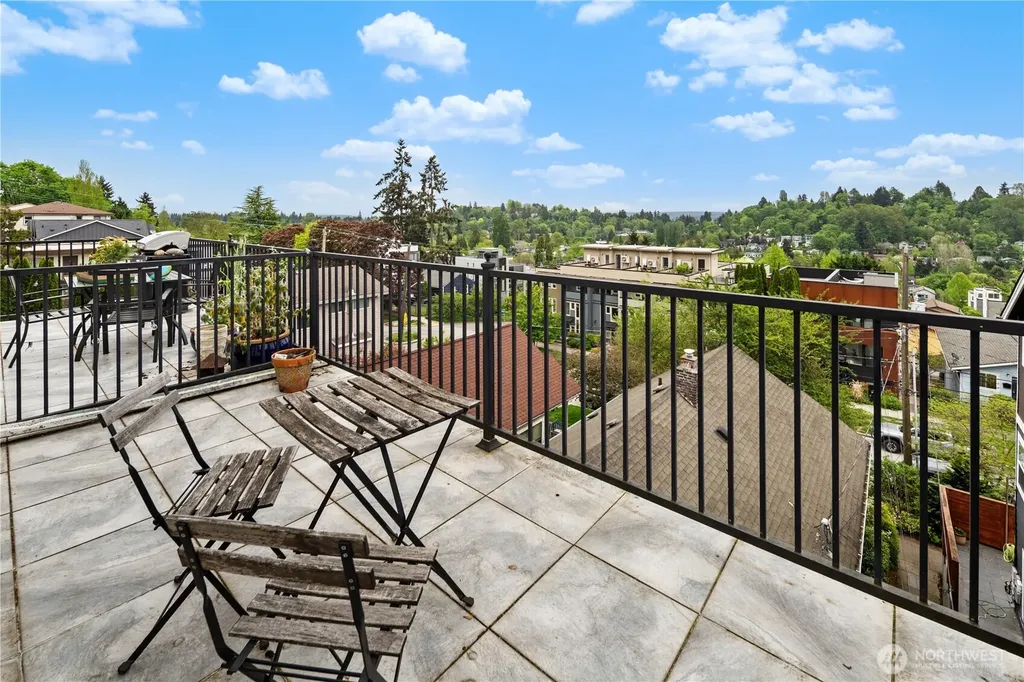 129 26th Avenue E Seattle WA 98112